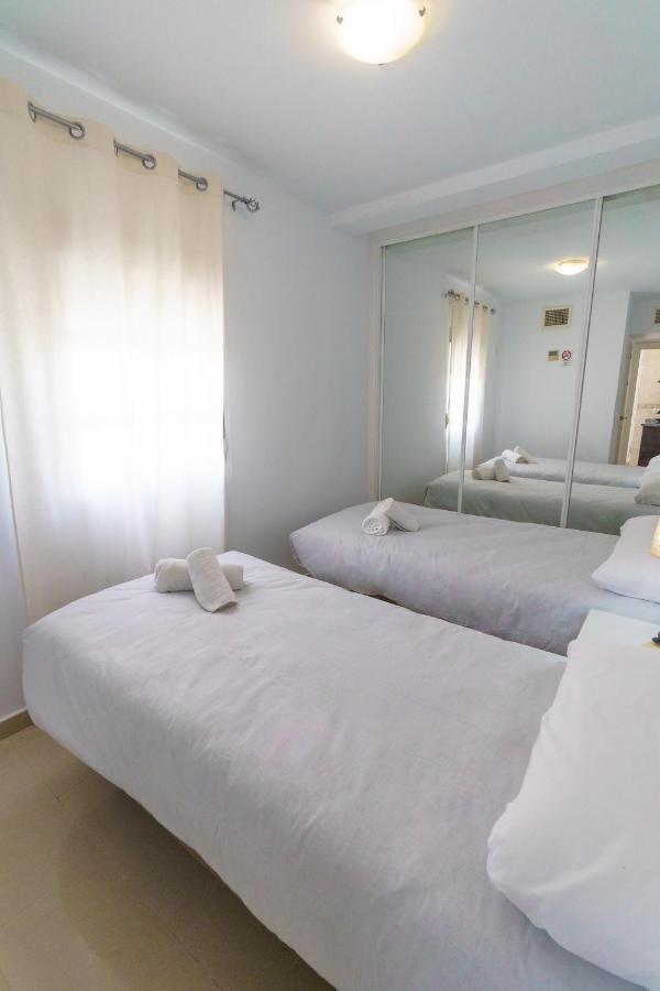 RentalSevilla Luminoso apartamento con terraza a orillas del río Sevilha Exterior foto
