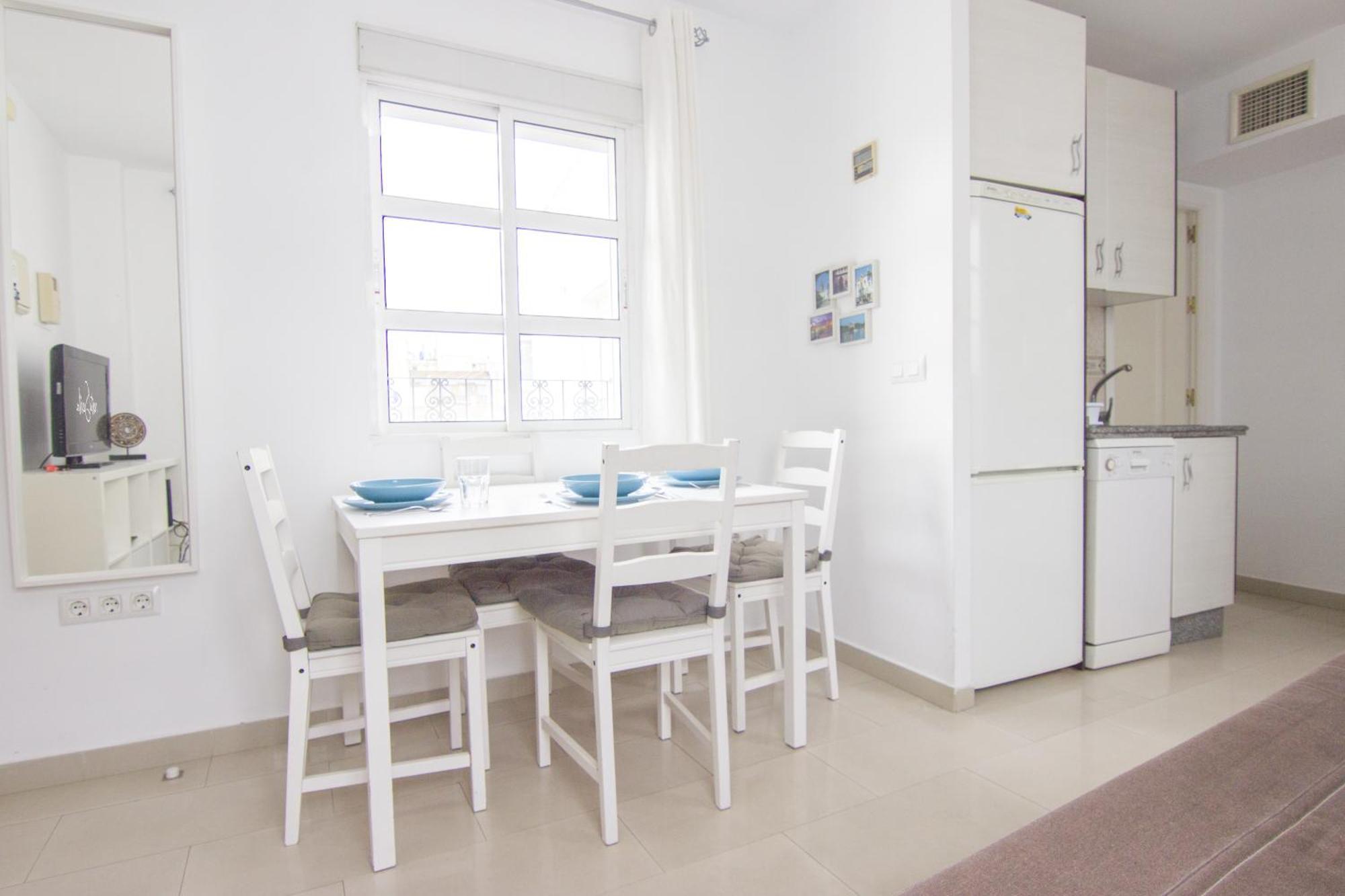 RentalSevilla Luminoso apartamento con terraza a orillas del río Sevilha Exterior foto