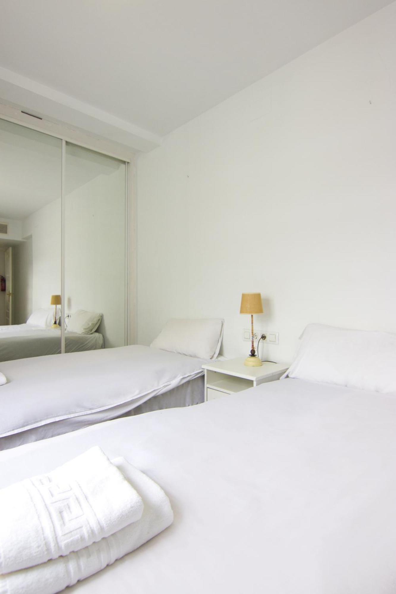 RentalSevilla Luminoso apartamento con terraza a orillas del río Sevilha Exterior foto