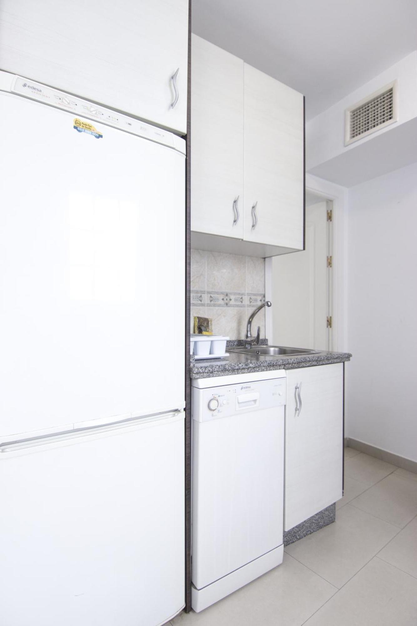 RentalSevilla Luminoso apartamento con terraza a orillas del río Sevilha Exterior foto