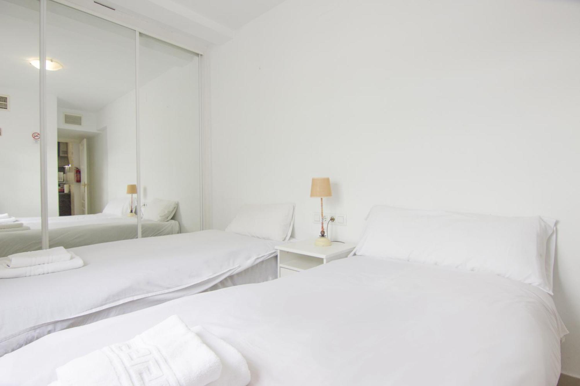 RentalSevilla Luminoso apartamento con terraza a orillas del río Sevilha Exterior foto